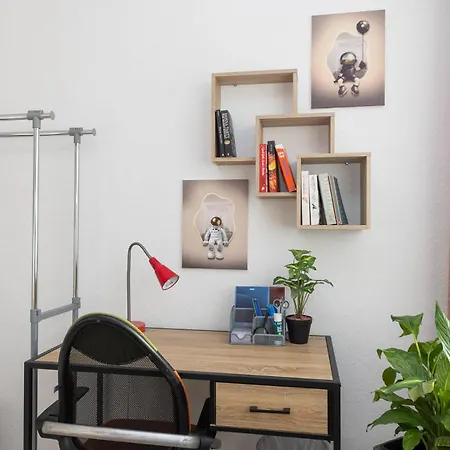 Sarah Fuer 6 Gaeste * Andernach