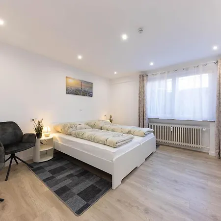 Sarah Fuer 6 Gaeste *