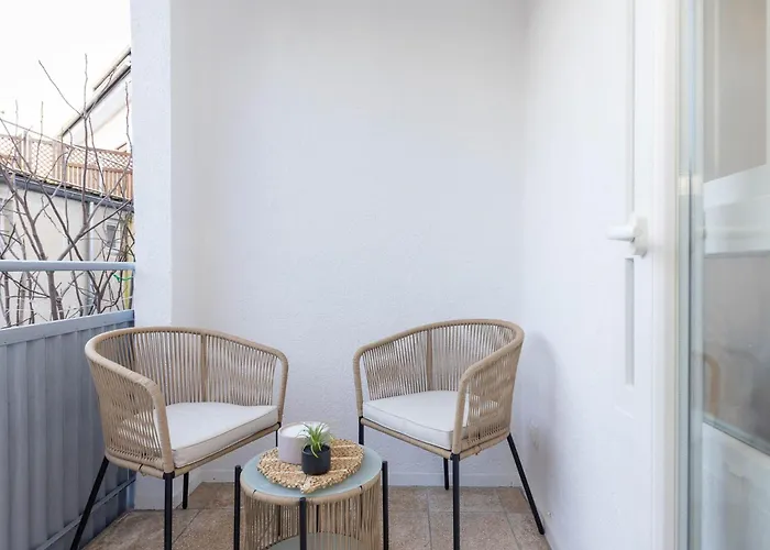 Sarah Fuer 6 Gaeste *